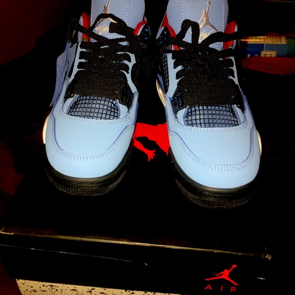 Air Jordan 4 Retro